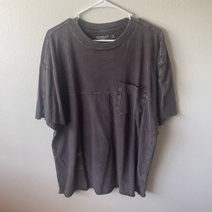 Abercrombie ‘beat up’ tshirt look.